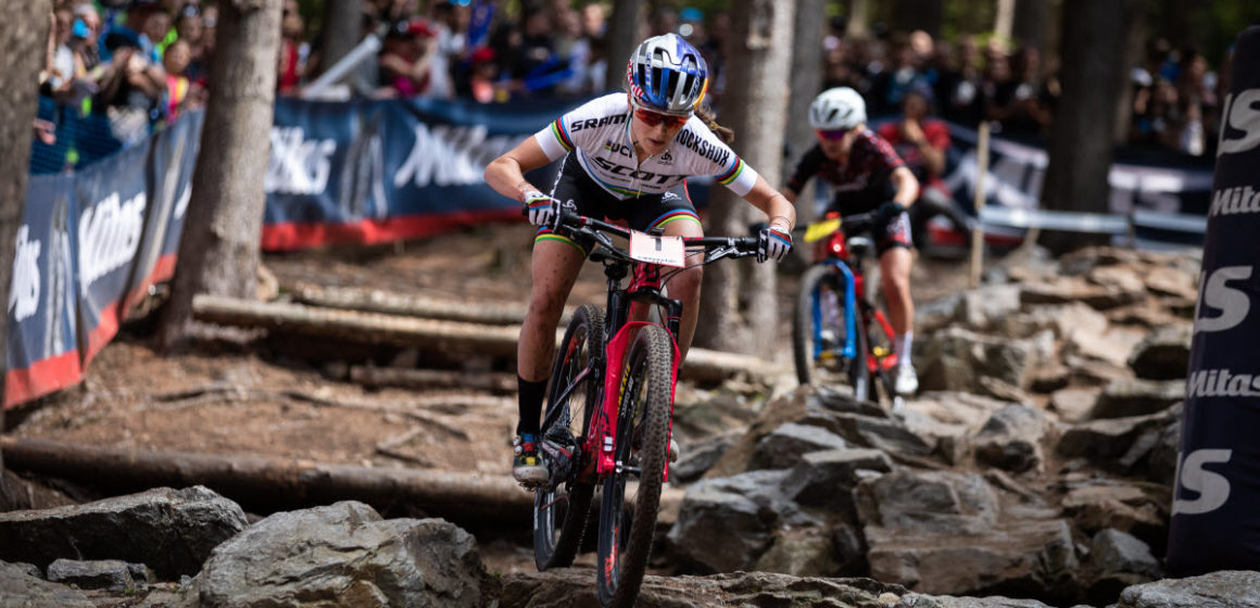 KATE COURTNEY GANA EN NOVE MESTO