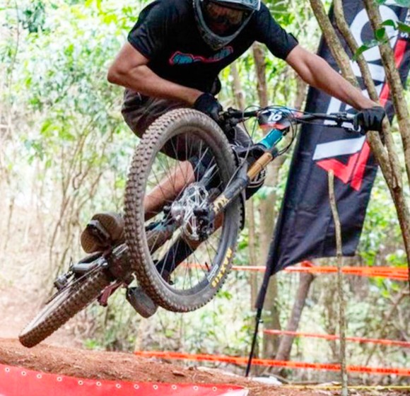 Enduro Brothers Series, Primer Round