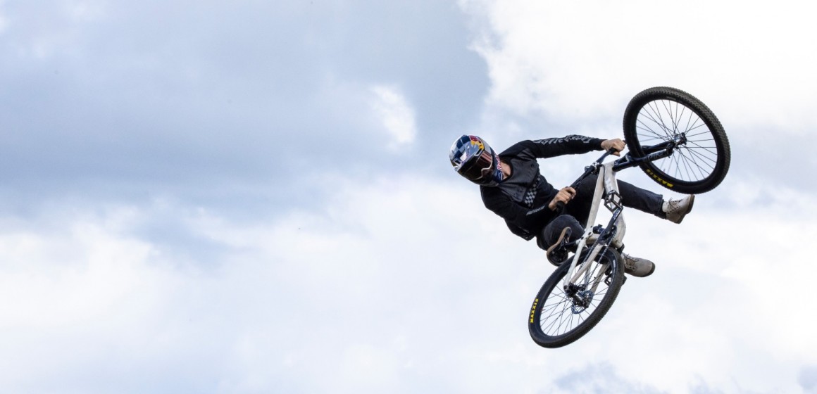 Las Estrellas De Red Bull Bike Se Preparan Para La Primera Parada Del Crankworx World Tour