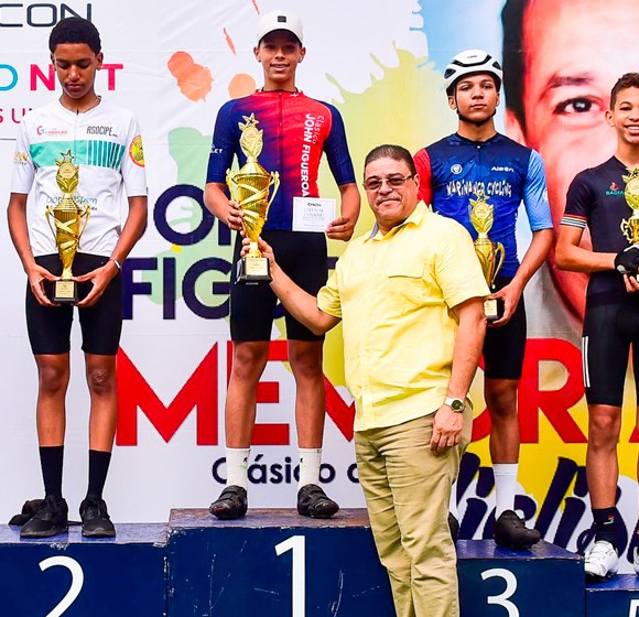 Steven Polanco se impone en 9no Clásico de Ciclismo JF Memorial