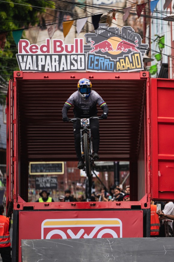 Tomáš Slavík gana su 4to título de Red Bull Valparaíso Cerro Abajo